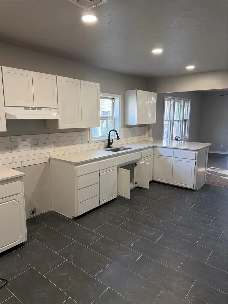 828 S 16th Street, Chickasha, OK 73018 - Image #3