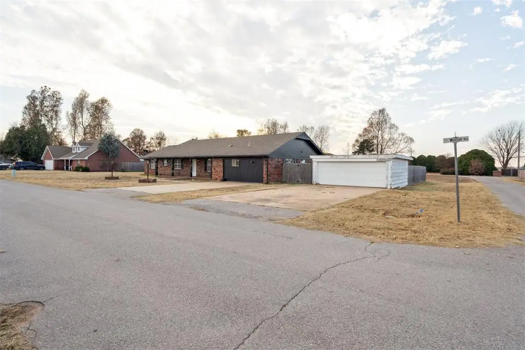 202 Walter Way, Anadarko, OK 73005 - Image #1