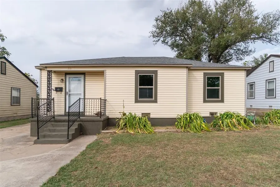 311 E Grumman Drive, Midwest City, OK 73110 - Image #2