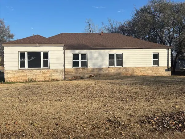 302 S Elk Avenue, Elk City, OK 73644