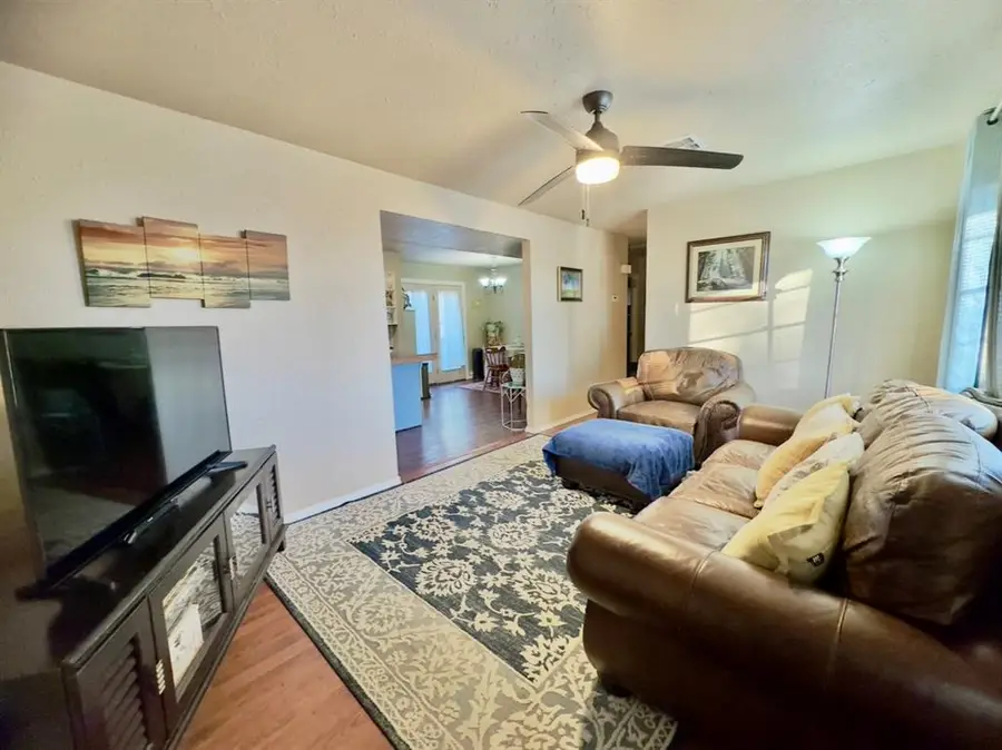 305 Gary Street, Mangum, OK 73554 - Image #3