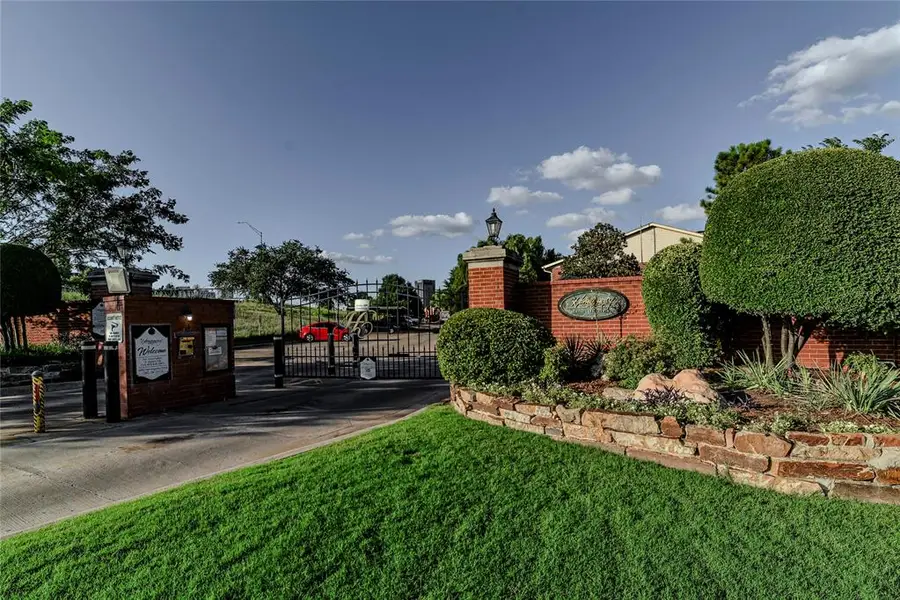 4400 Hemingway Drive #215, Oklahoma City, OK 73118 - Image #2