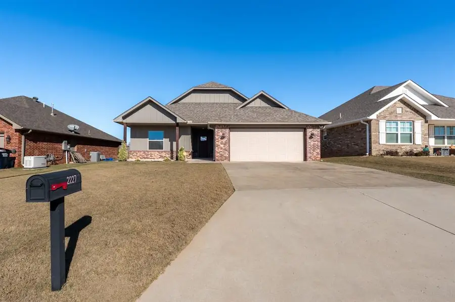 2227 Whispering Pine Boulevard, Shawnee, OK 74804 - Image #2