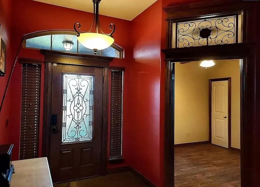 557 W Pine Rose Court Way, Mustang, OK 73064 - Image #2