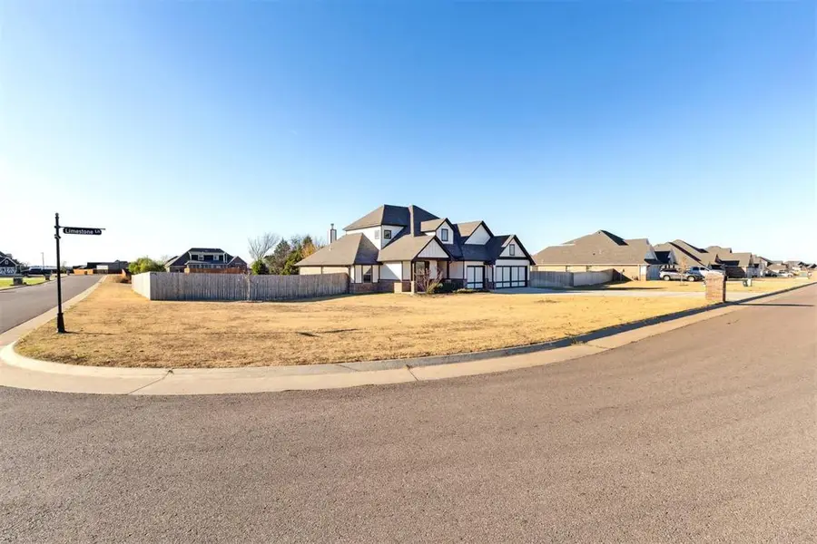 13831 Limestone Lane, Edmond, OK 73025 - Image #2