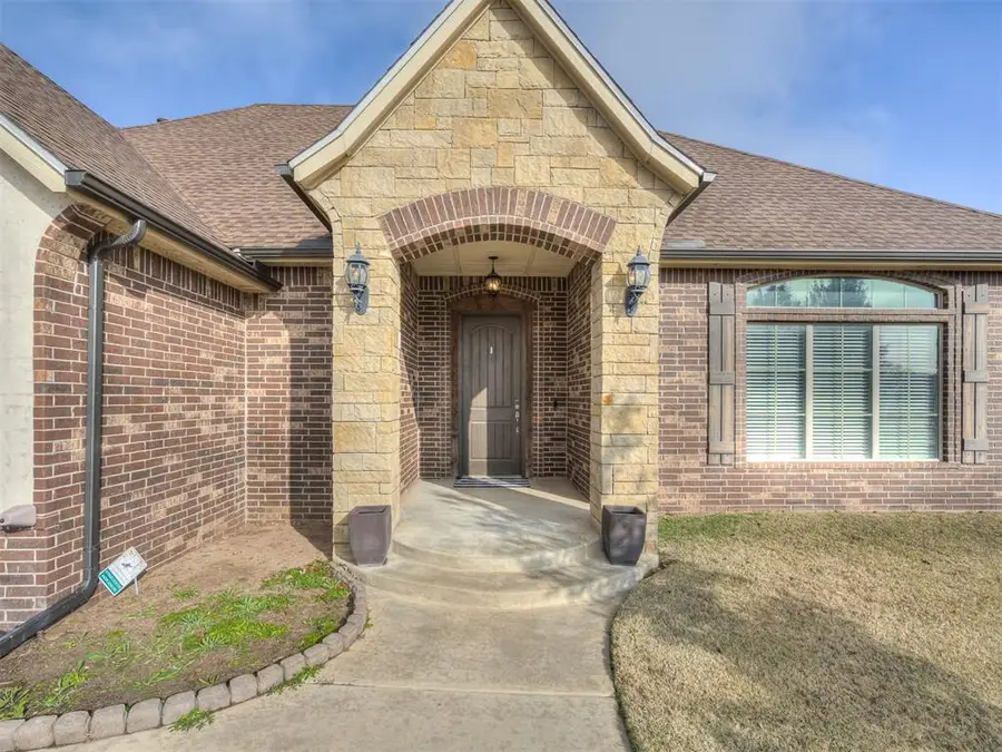 509 Cantebury Drive, Tuttle, OK 73089 - Image #2