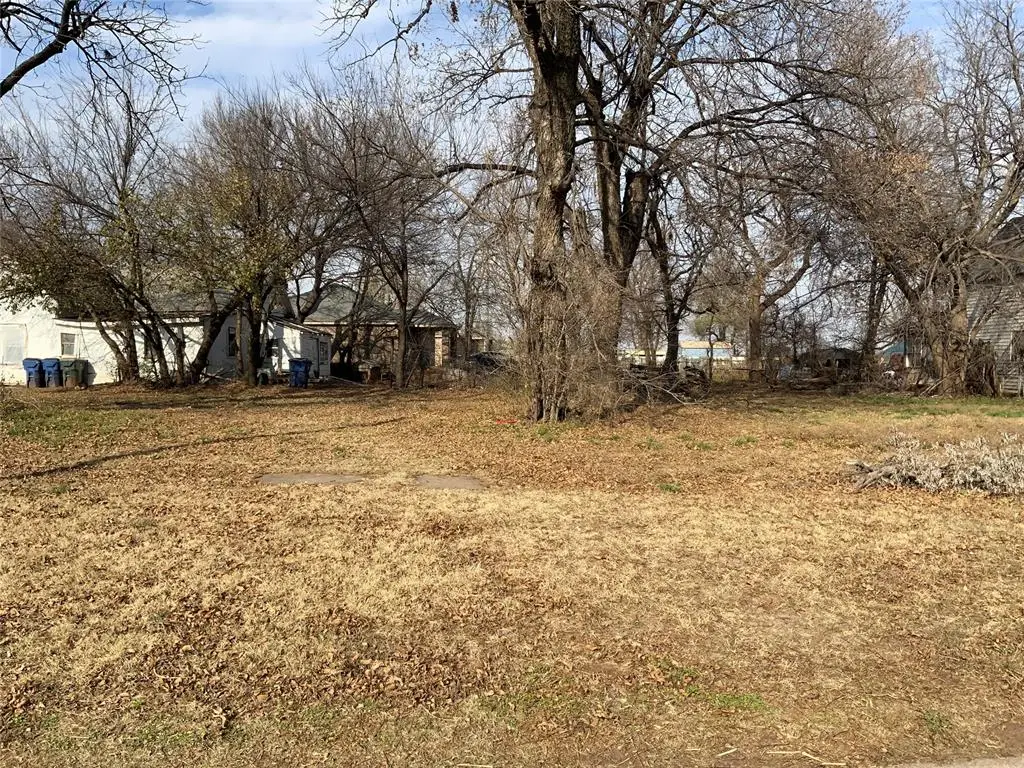 624 W Michigan Avenue, Chickasha, OK 73018 - Image #1