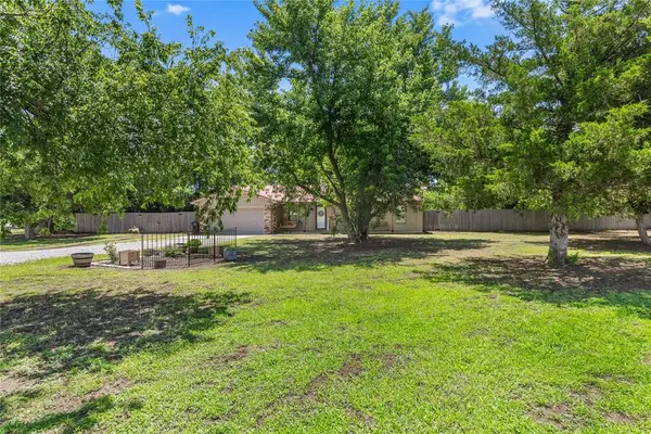 109 W 6th Street, Amber, OK 73004