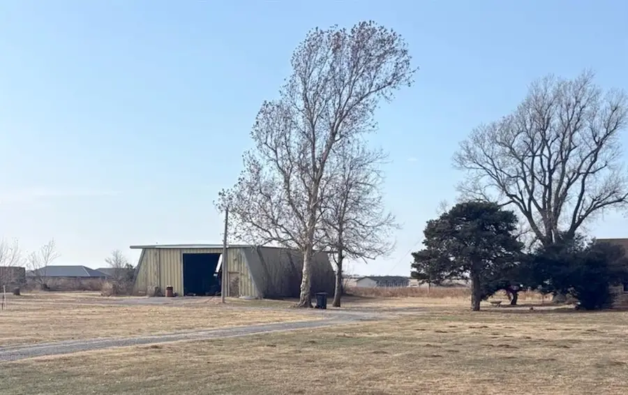 3614 N Broadway Avenue, Hinton, OK 73047 - Image #2