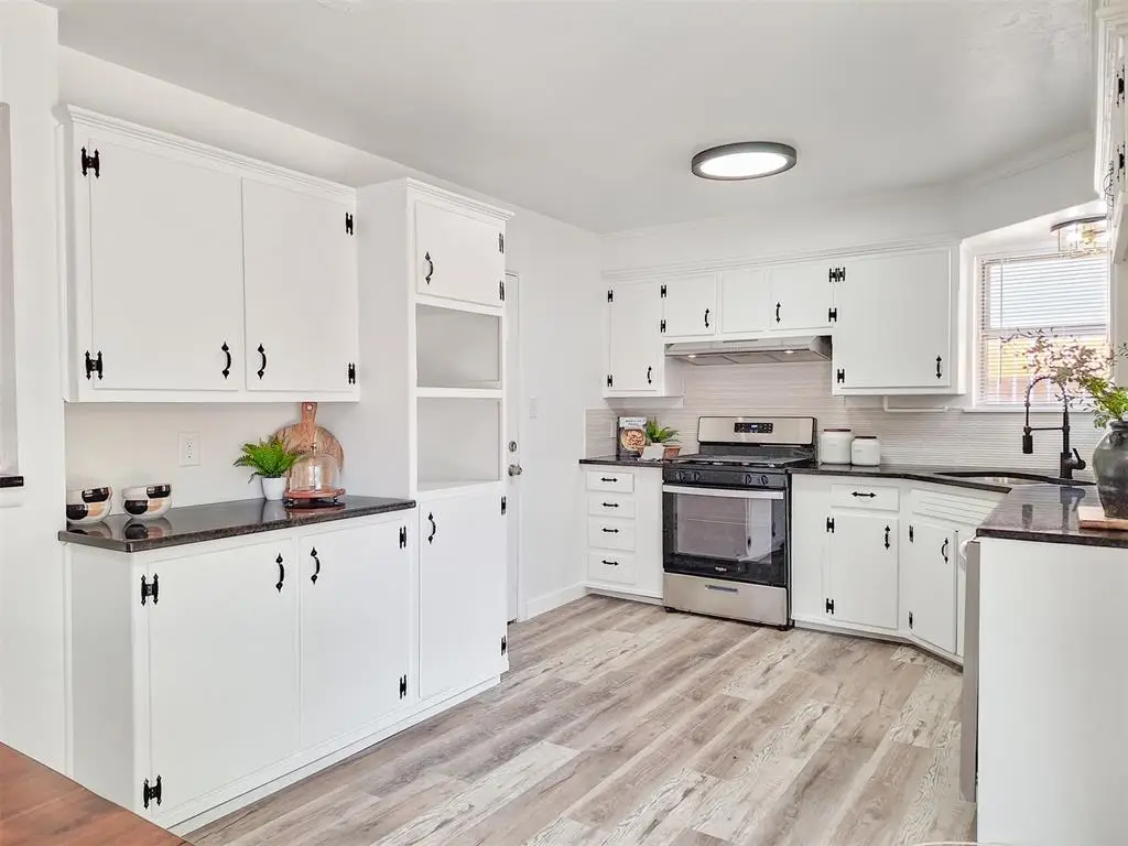 2328 Knox Drive, Del City, OK 73115 - Image #1