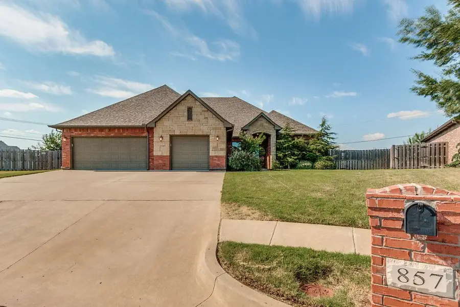 857 Northern Dancer Drive, Edmond, OK 73025 - Image #2