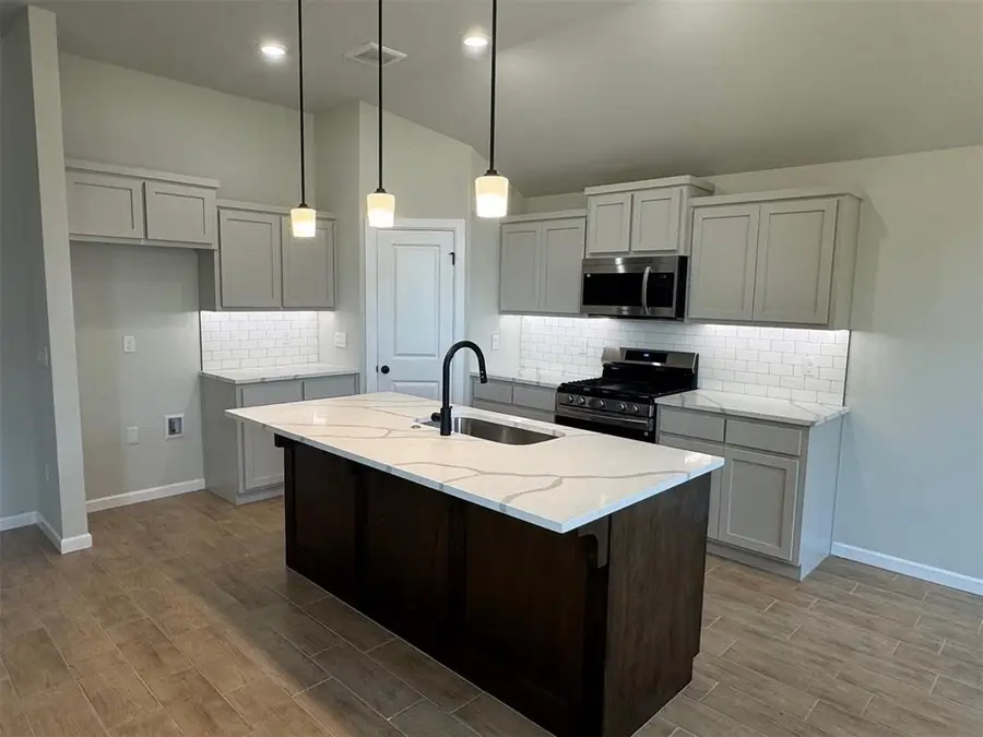 10742 Painted Turtle Way, Midwest City, OK 73130 - Image #3