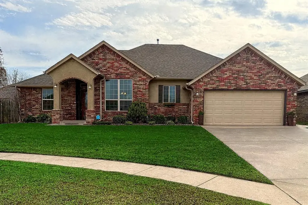 534 W Pine Rose Court Way, Mustang, OK 73064 - Image #1