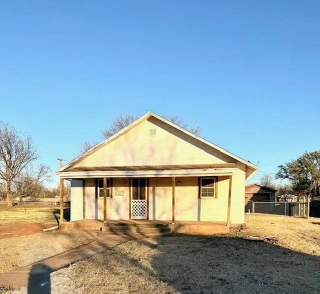 807 N Meta Street, Cordell, OK 73632 - Image #1