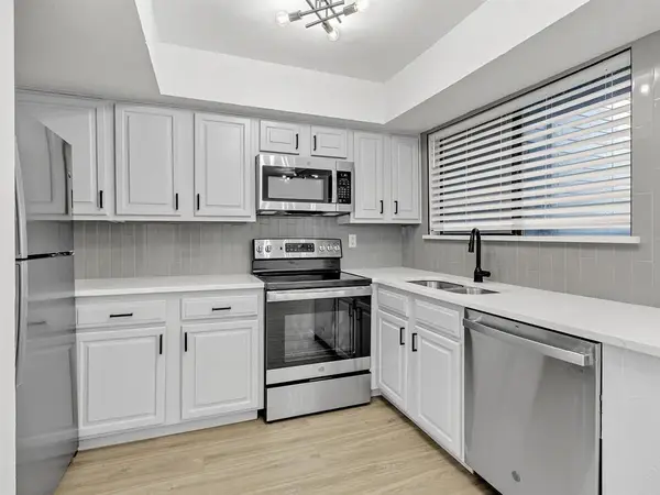 11550 N May Avenue #206, Oklahoma City, OK 73120