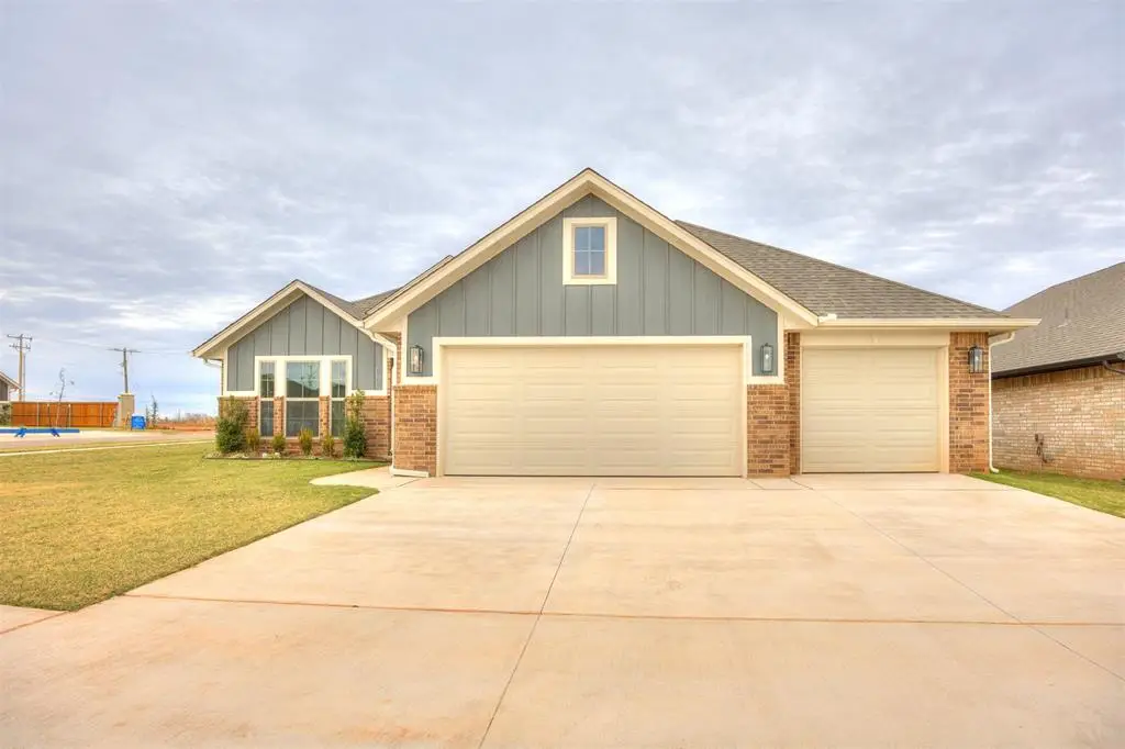 12033 NW 121st Circle, Yukon, OK 73099 - Image #1