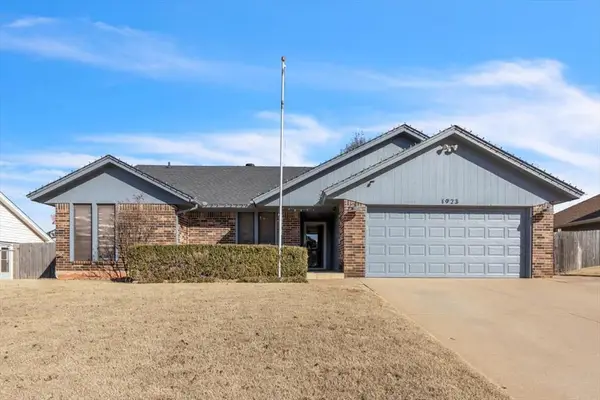 1923 E Lakeside Terrace, Mustang, OK 73064
