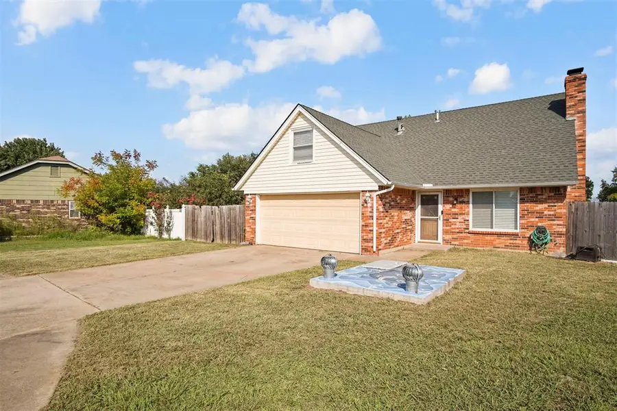 1104 Silver Maple, Moore, OK 73160 - Image #2