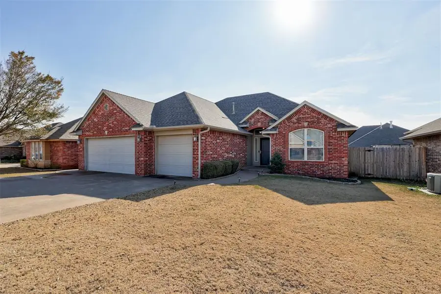 11720 SW 18th Street, Yukon, OK 73099 - Image #2