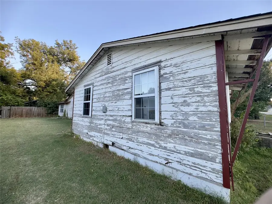 210 N Byers Avenue, Mangum, OK 73554 - Image #3