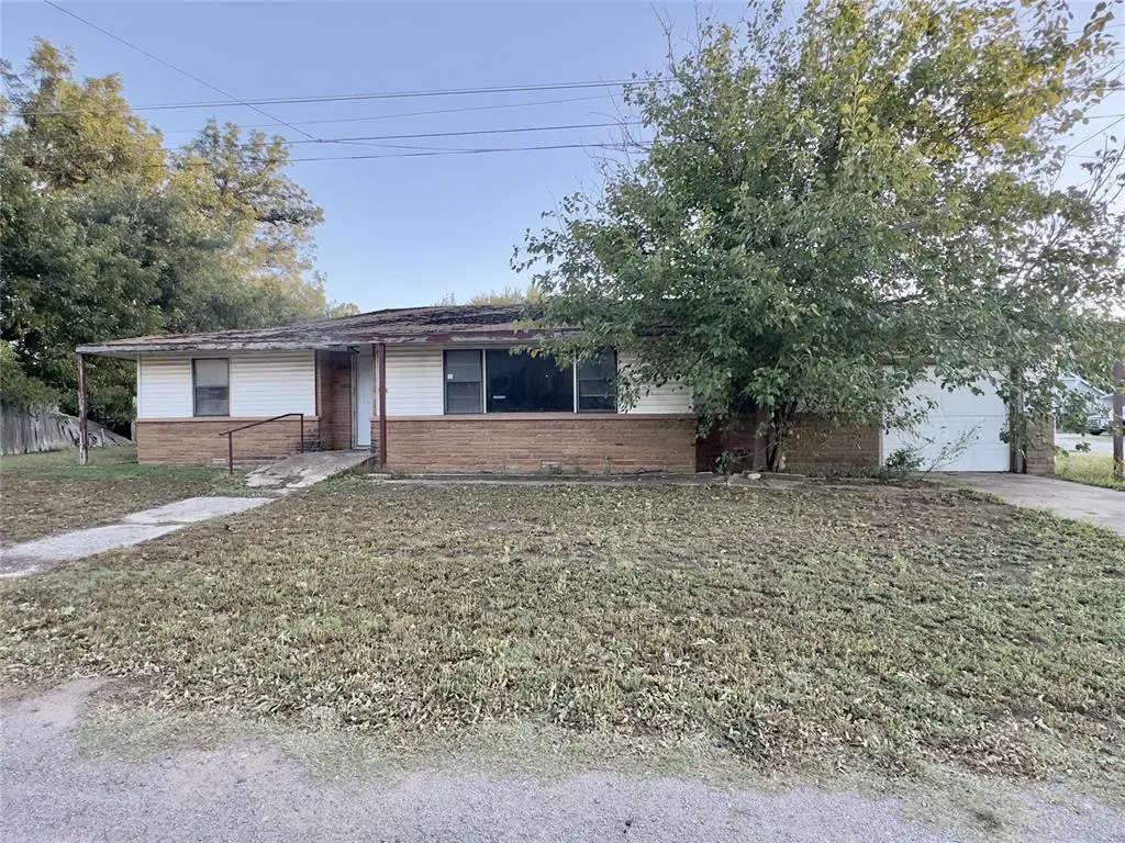 418 W Filmore Street, Mangum, OK 73554 - Image #1