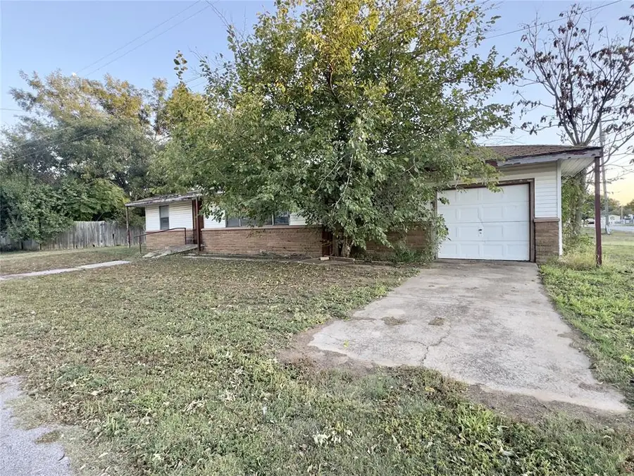 418 W Filmore Street, Mangum, OK 73554 - Image #2