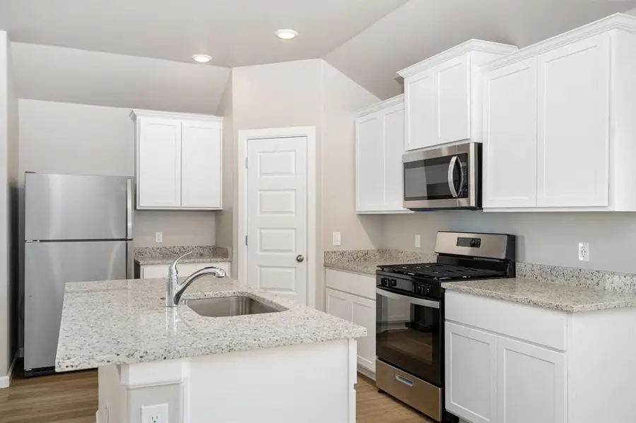 720 Luna Way, Tuttle, OK 73089 - Image #2