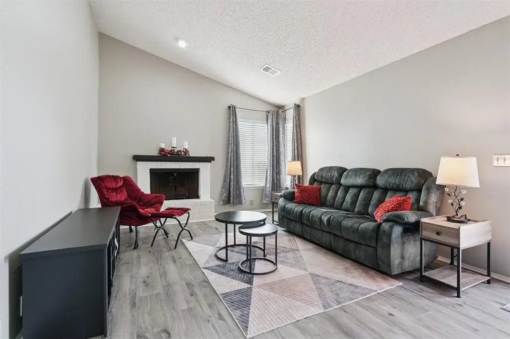 9723 Hefner Village Boulevard, Oklahoma City, OK 73162 - Image #1