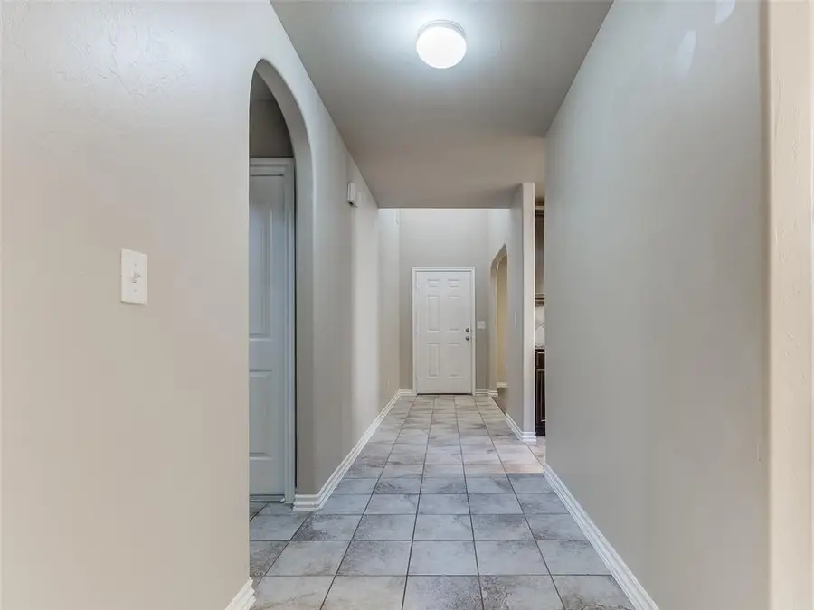 2408 Ressie Lane, Yukon, OK 73099 - Image #3