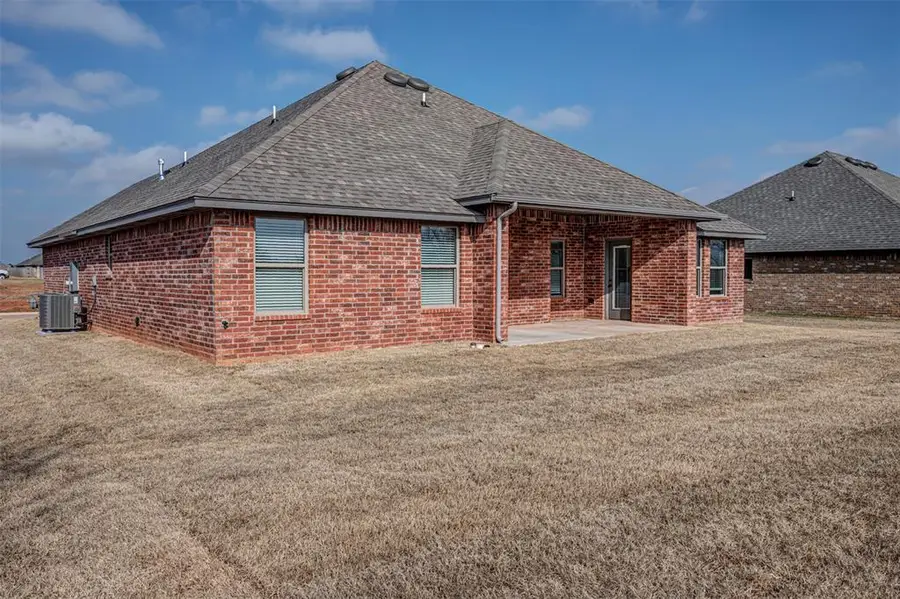 2028 W Crossbow Way, Mustang, OK 73064 - Image #3