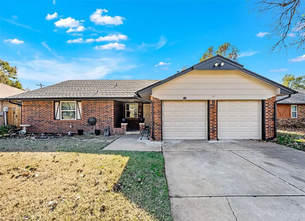 512 Wood Hollow Lane, Moore, OK 73160 - Image #1