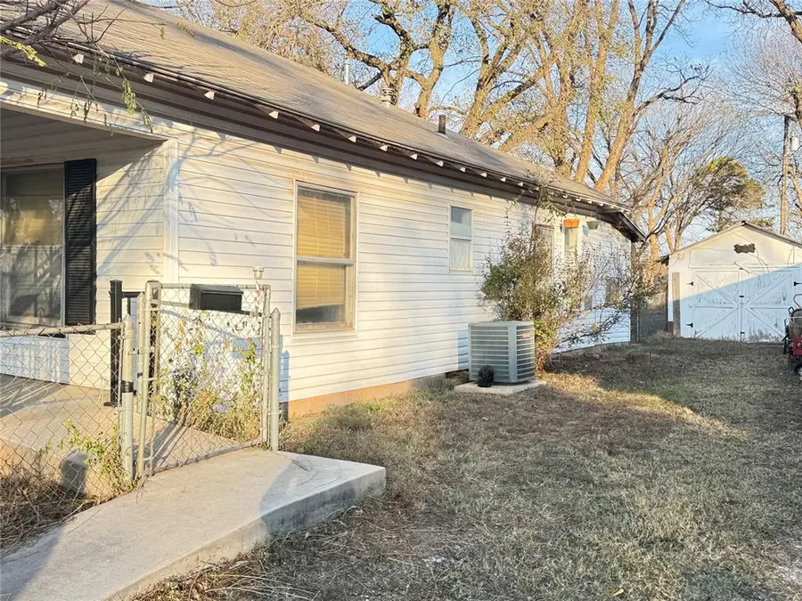 218 Sycamore Street, Pauls Valley, OK 73075 - Image #2