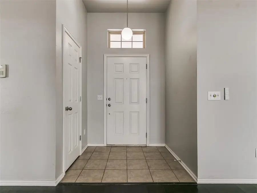 2716 SE 92nd Circle, Moore, OK 73160 - Image #2