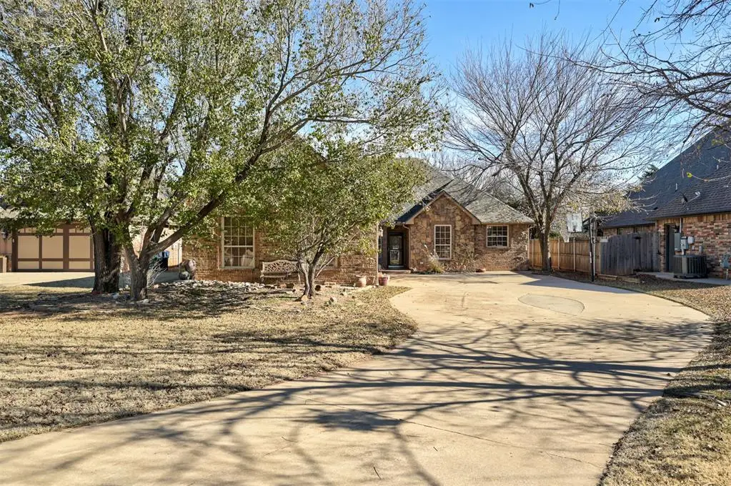 2812 Mirage Street, Yukon, OK 73099 - Image #1