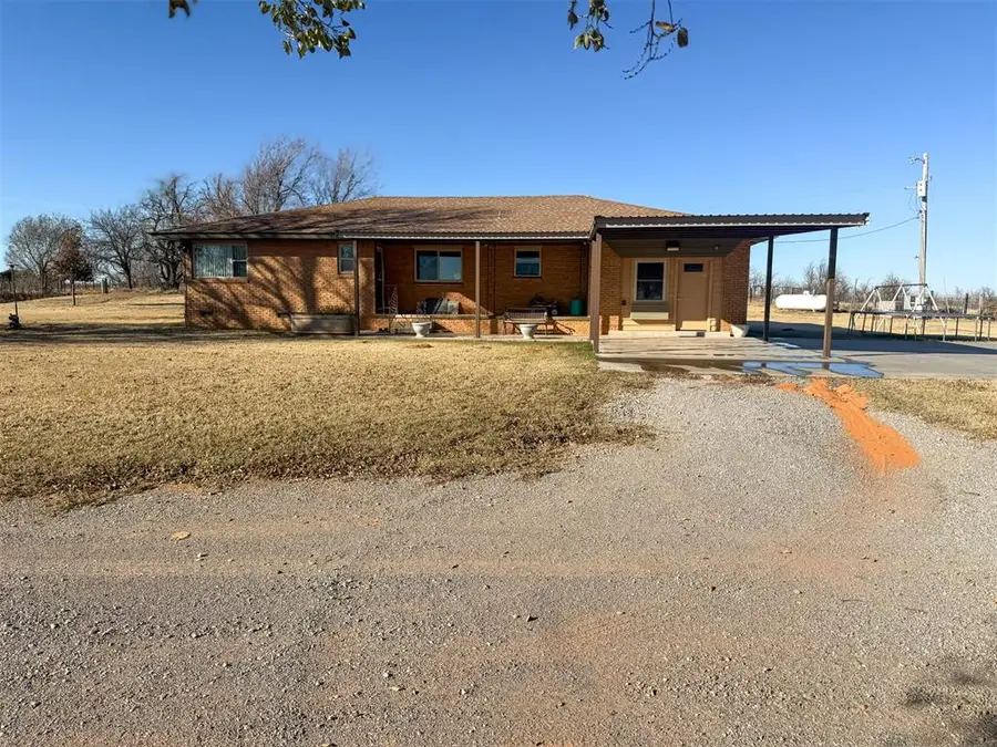 8020 County Road 1110, Lookeba, OK 73053 - Image #2