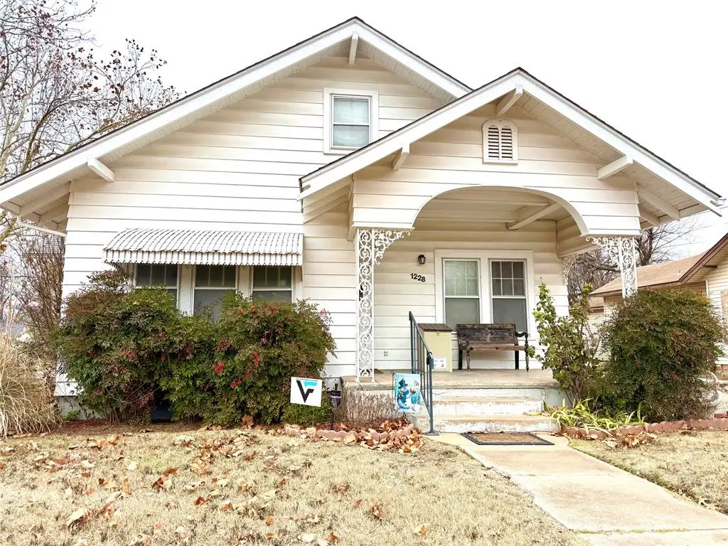 1228 W Florida Avenue, Chickasha, OK 73018 - Image #1