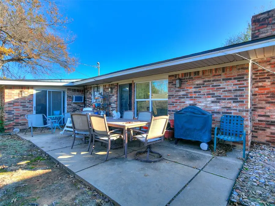 2733 Manchester Drive, Oklahoma City, OK 73120 - Image #3