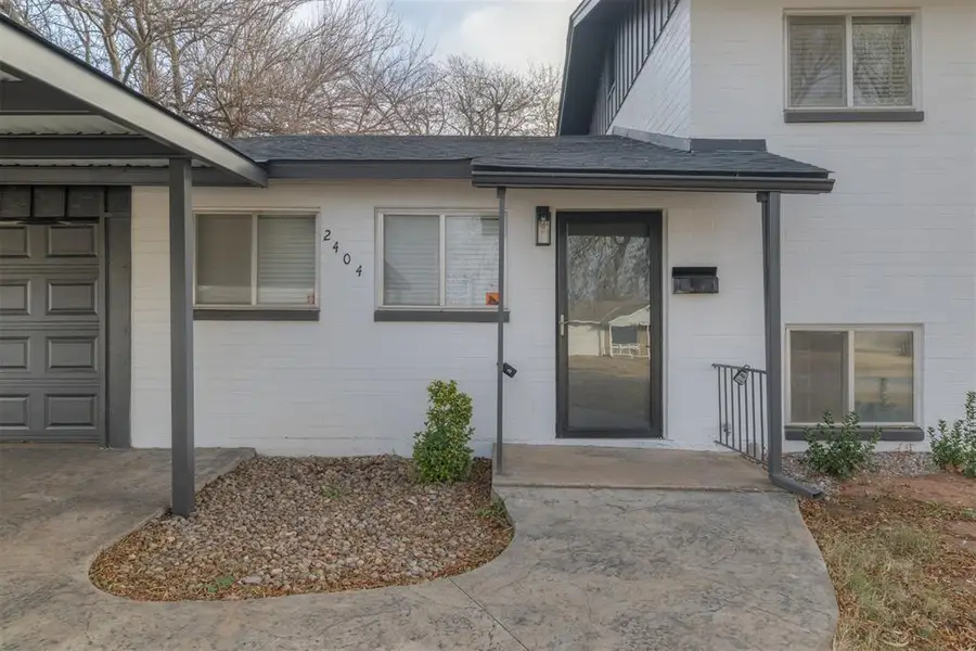 2404 Piccadilly Circle, Moore, OK 73160 - Image #2