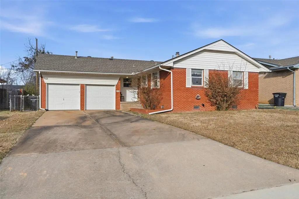 115 NE 8th Street, Moore, OK 73160 - Image #1