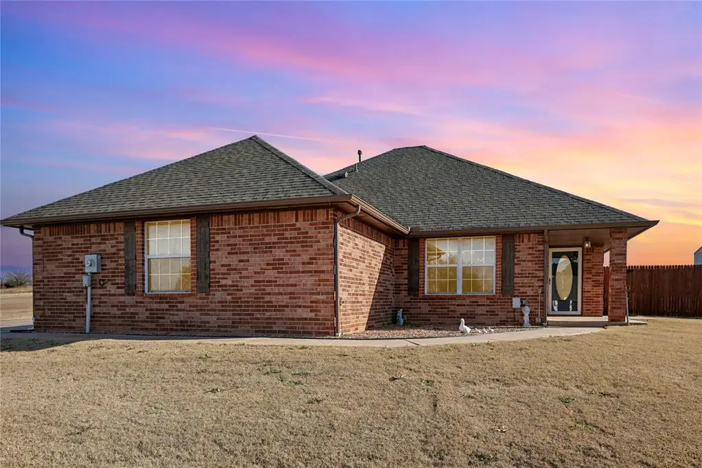 4 Willow Creek Drive, Tuttle, OK 73089 - Image #1