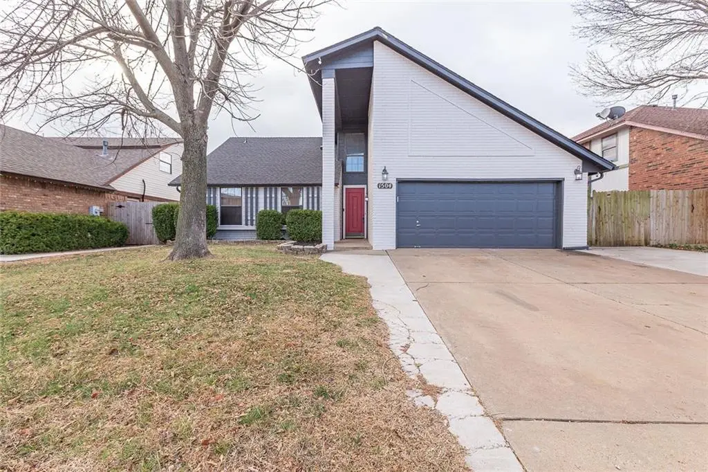 1504 NE 25th Street, Moore, OK 73160 - Image #1