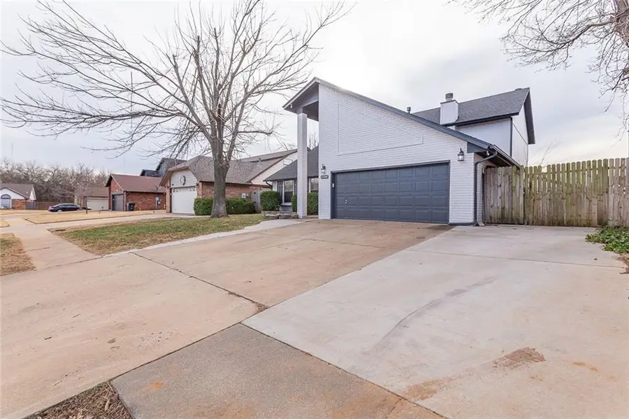 1504 NE 25th Street, Moore, OK 73160 - Image #2