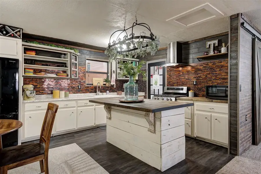 115 W Green Street, Meeker, OK 74855 - Image #2