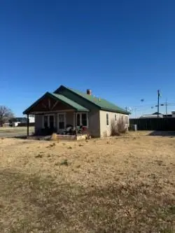 520 N Locust Street, Seiling, OK 73663
