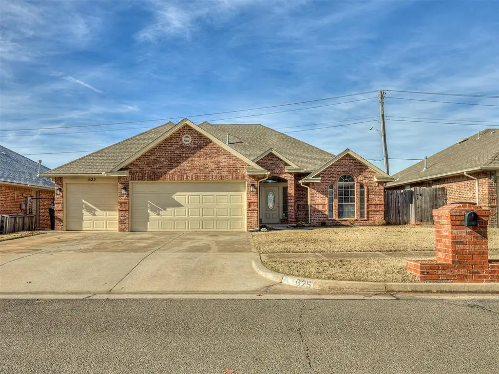 625 Allison Lane, Moore, OK 73160 - Image #1