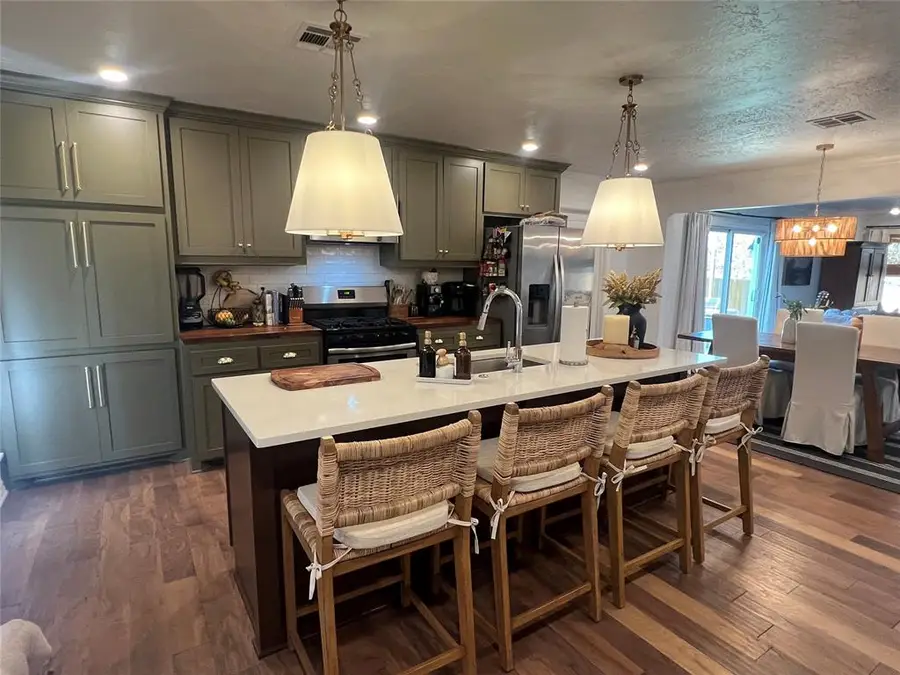 1305 Carlisle Court, Oklahoma City, OK 73120 - Image #2