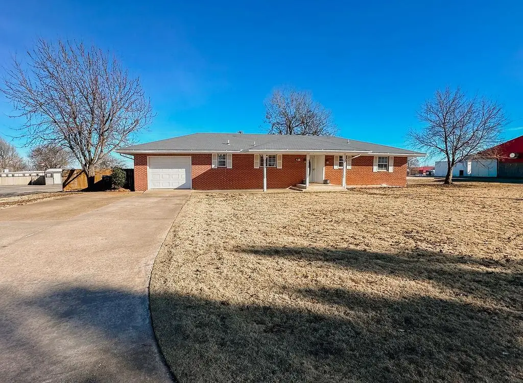 619 N Marion Avenue, Hinton, OK 73047 - Image #1