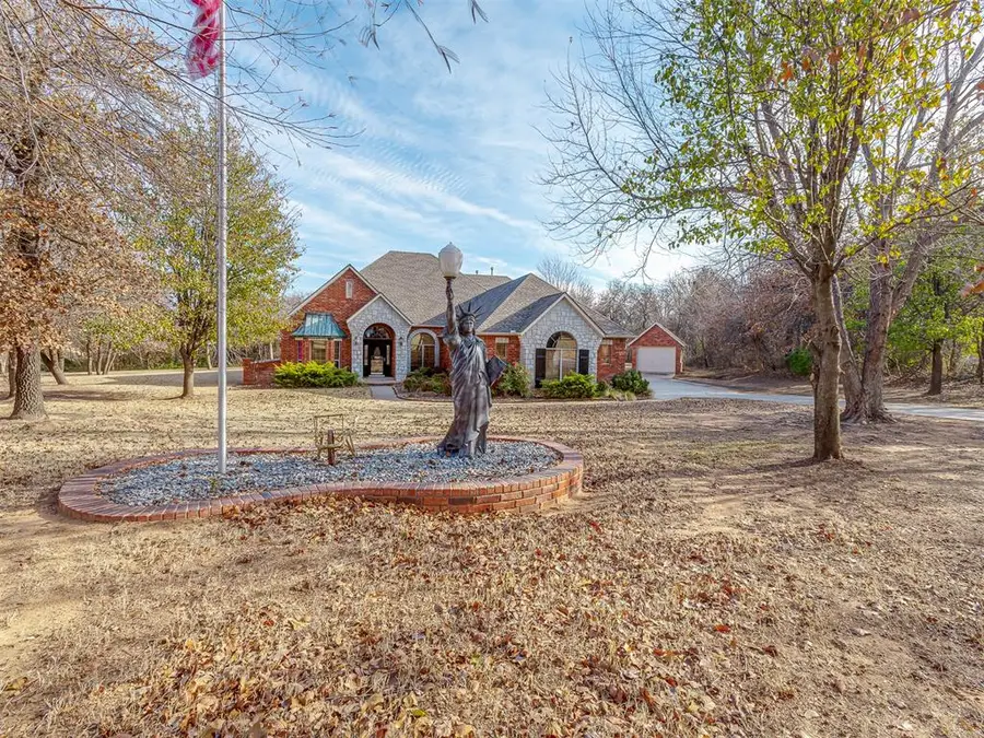 490 Daniel Lee Drive, Choctaw, OK 73020 - Image #2