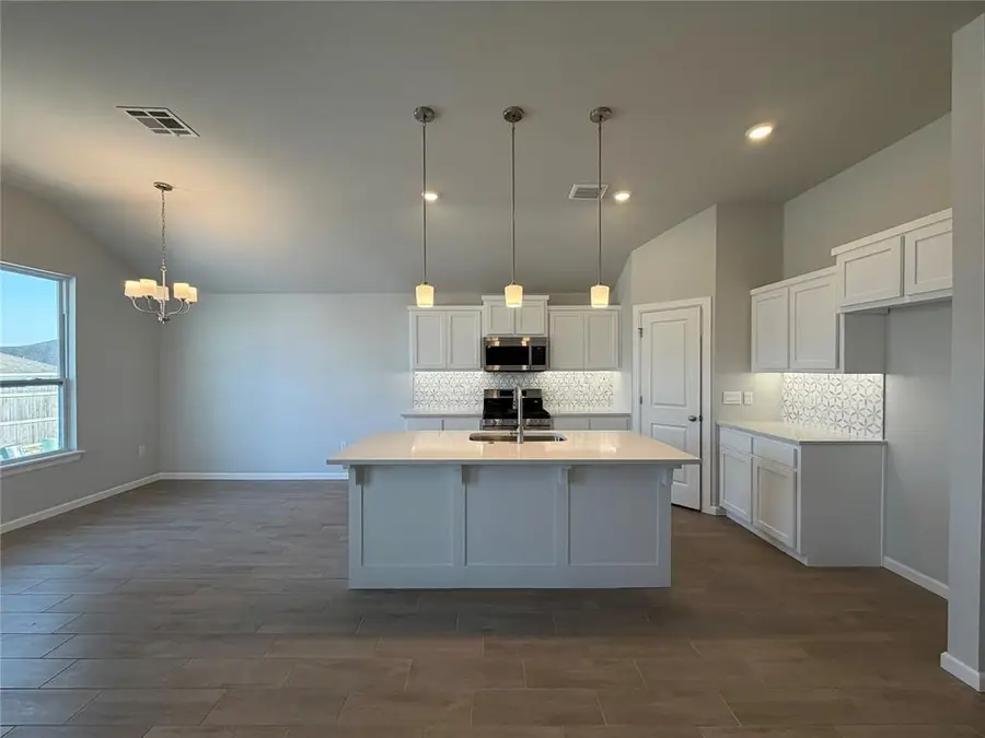 1016 Redwood Creek Drive, Yukon, OK 73099 - #2