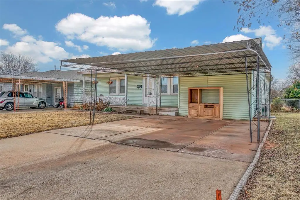 131 Thornton Lane, Elk City, OK 73644 - Image #1